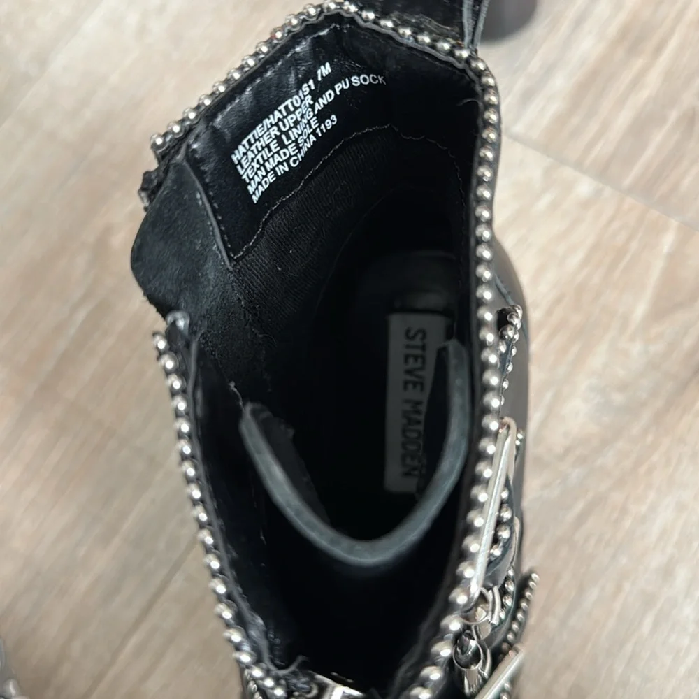 Cute stud boot - Picture 7 of 7